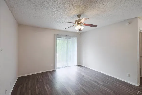$1,119 | 6808 South I-35 Frontage Road, Unit 253, Austin, TX 78745