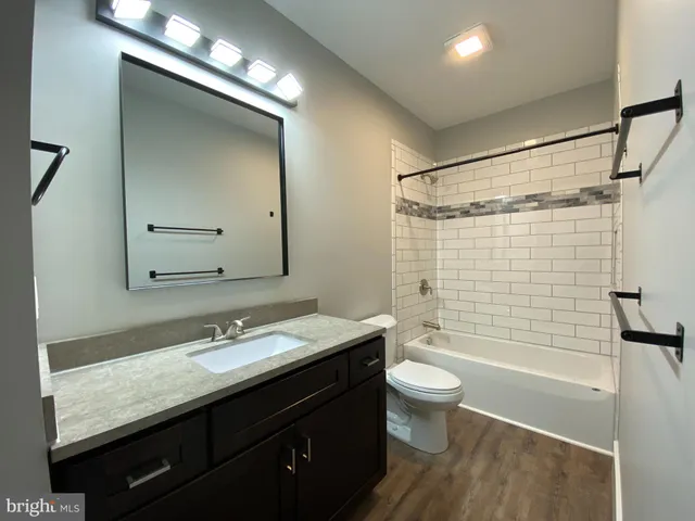 $2,100 | 219 North Hanover Street, Unit 3, Carlisle, PA 17013