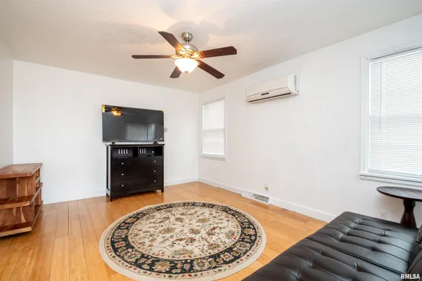 $80,000 | 805 East Fairoaks Avenue, Peoria, IL 61603