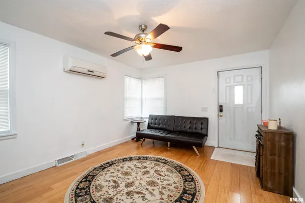 $80,000 | 805 East Fairoaks Avenue, Peoria, IL 61603