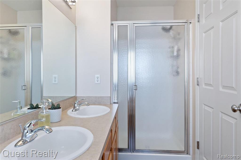 36360 Dominion Circle Sterling Heights, MI 48310 - Photo 20 of 31