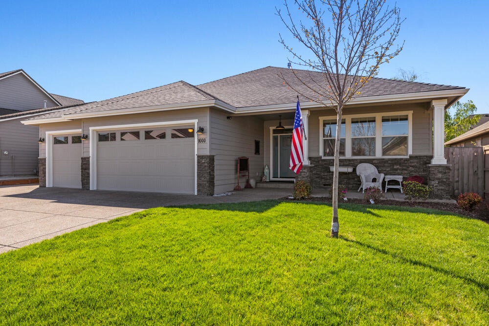 1000 Pumpkin Ridge Eagle Point, OR 97524 - Photo 3 of 50 1000PumpkinRidgeDr.-47