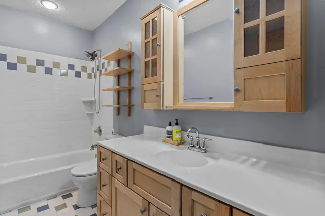 $415,000 | 217 Primrose Lane, Cannon Falls, MN 55009