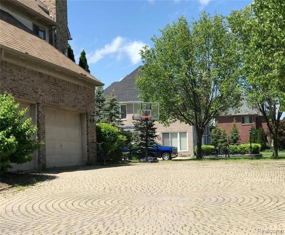47442 Madison Canton, MI 48188 - Photo 45 of 50