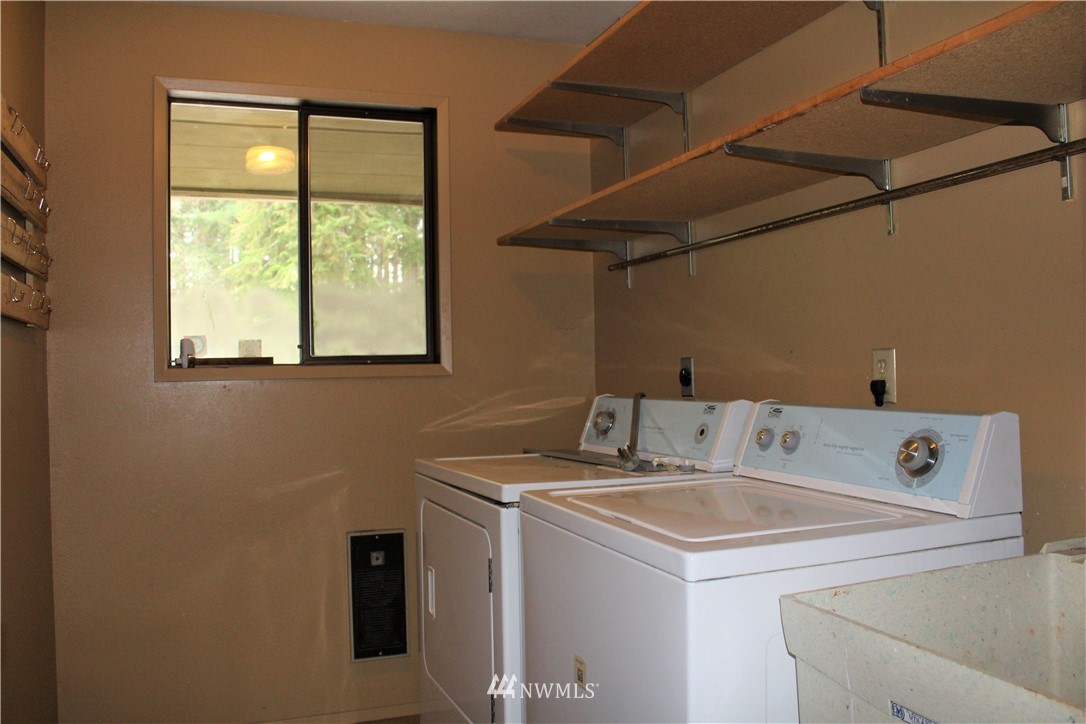 835 West Barrett Road Coupeville, WA 98239 - Photo 11 of 17 Gallery Image 11