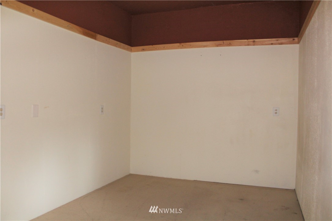 835 West Barrett Road Coupeville, WA 98239 - Photo 13 of 17 Gallery Image 13