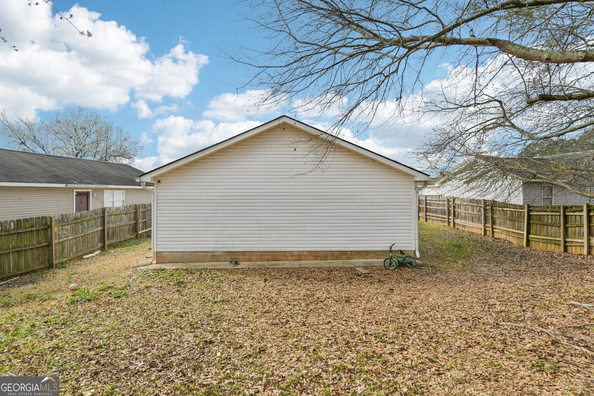 269 Buckingham Court Athens, GA 30607 - Photo 32 of 35 a backyard of a house