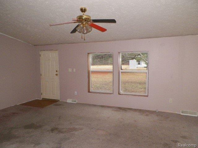 262-183018 - Living Room.JPG