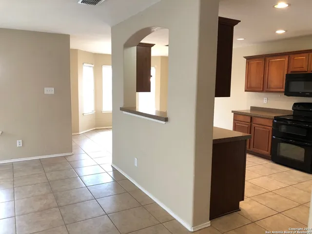 $2,200 | 10404 Branch Crest, San Antonio, TX 78245