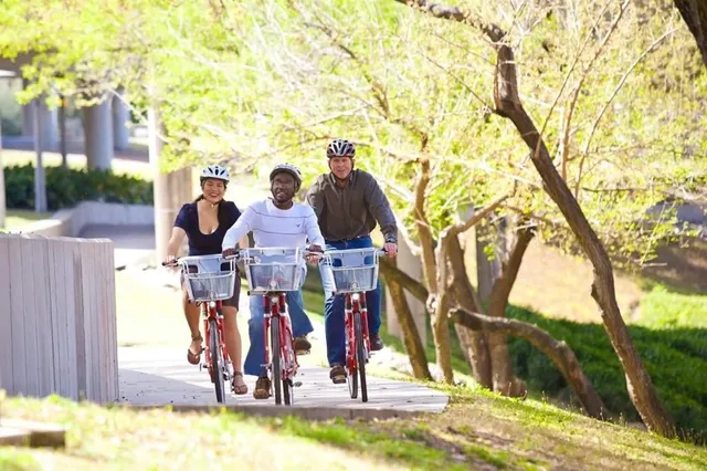 a view of a tennis court