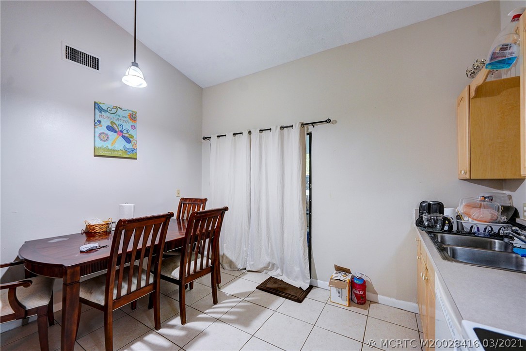 4597 Southeast Marie Way Stuart, FL 34997 - Photo 21 of 37 Gallery Image 21