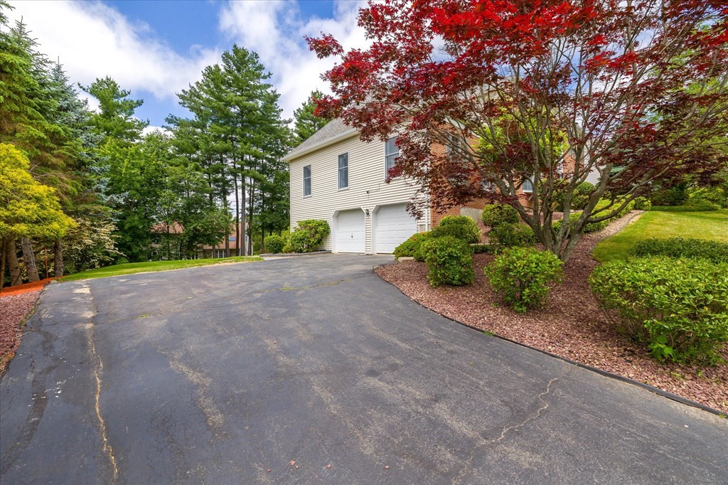 25 Hawthorne Road Shrewsbury, MA 01545 - Photo 3 of 41 Gallery Image 3