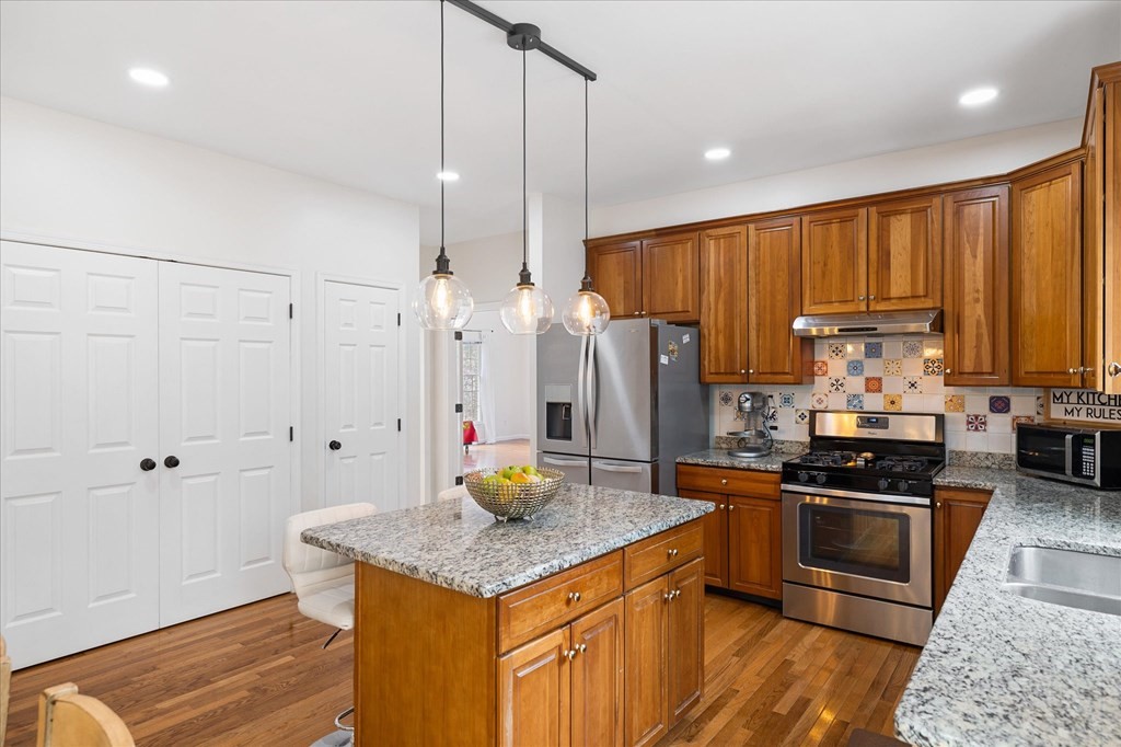 25 Hawthorne Road Shrewsbury, MA 01545 - Photo 10 of 41 Gallery Image 10
