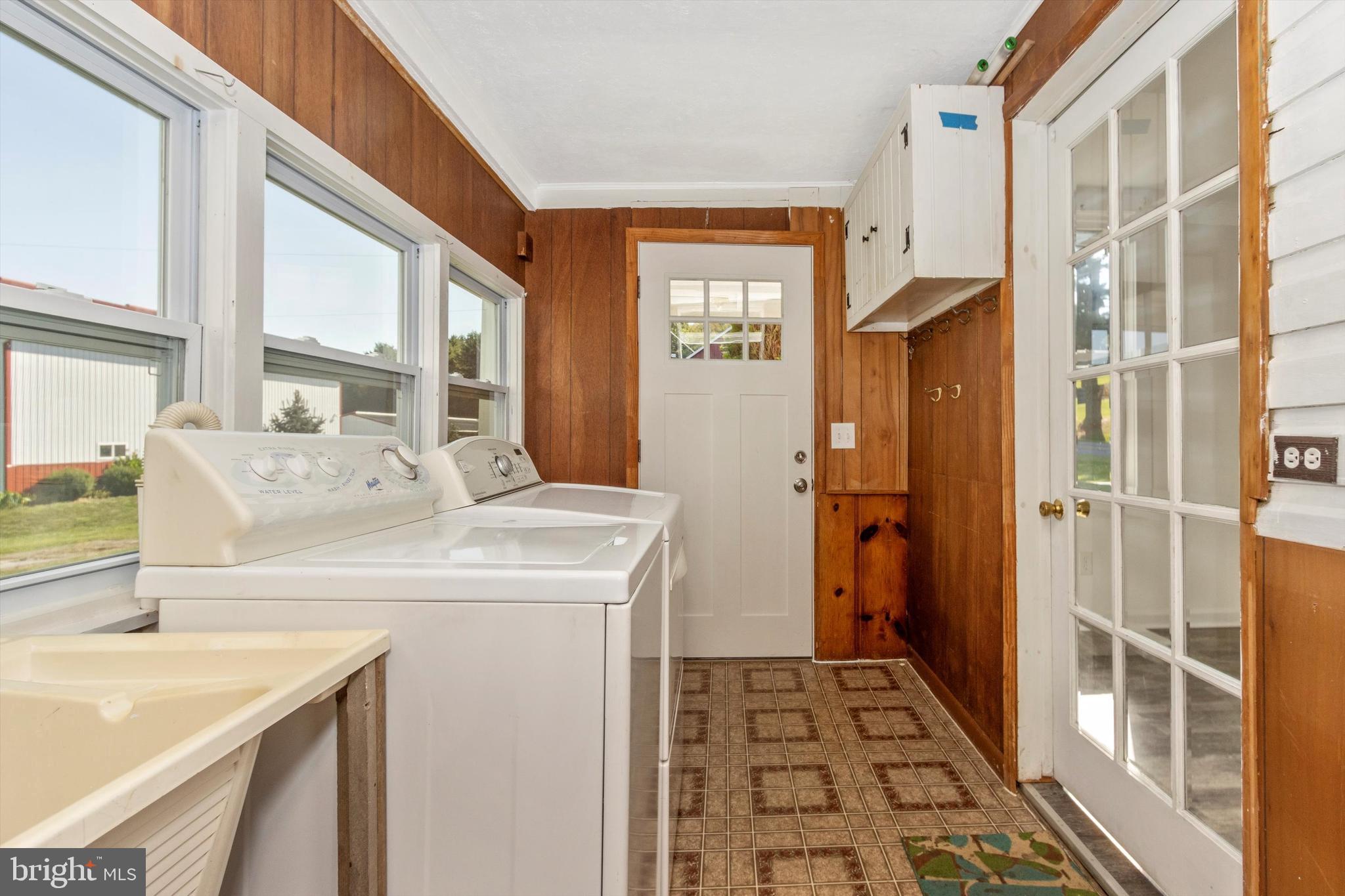 13634 Glissans Mill Road Mount Airy, MD 21771 - Photo 21 of 49 Laundry Room