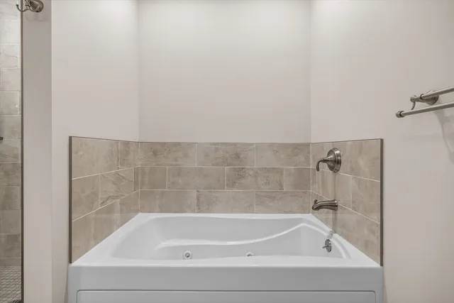 $1,075,000 | 500 Lexington Street, Unit 6, Woburn, MA 01801