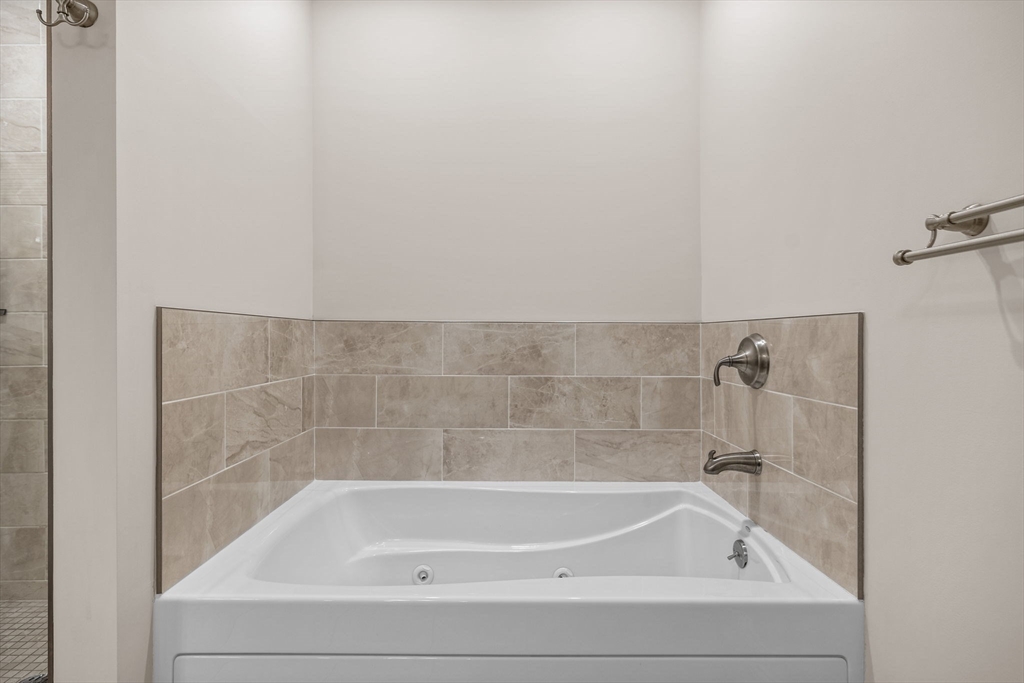 500 Lexington Street, Unit 6 Woburn, MA 01801 - Photo 34 of 38