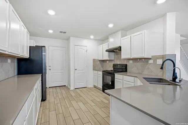 $2,000 | 1502 Overlook Bank, San Antonio, TX 78245