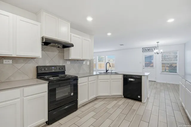 $2,000 | 1502 Overlook Bank, San Antonio, TX 78245