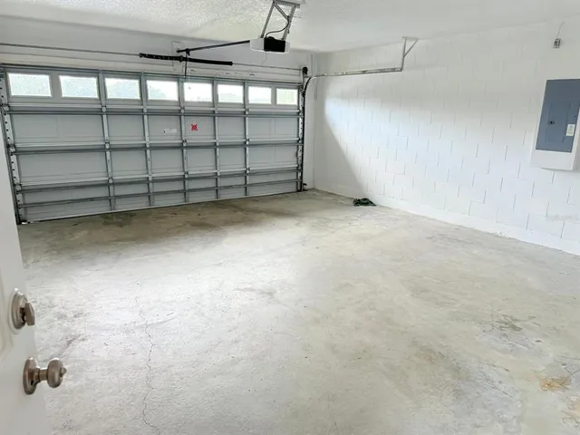 a view of a garage