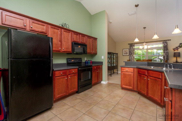 8924 Shoenight Circle Foley, AL 36535 - Photo 8 of 19 Kitchen
