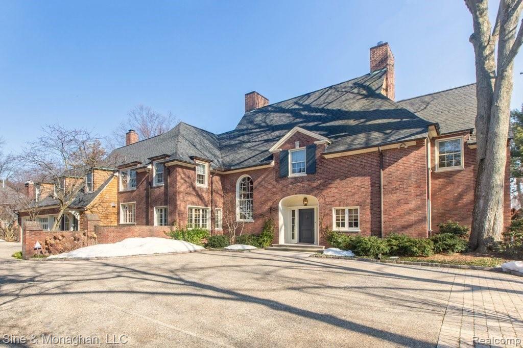 180 Cloverly Road Grosse Pointe Farms, MI 48236 - Photo 1 of 63