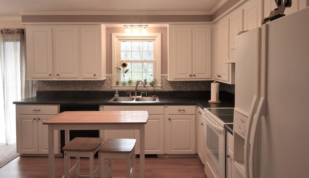 249 Edgewood Road Saluda, SC 29138 - Photo 6 of 25 Gallery Image 6
