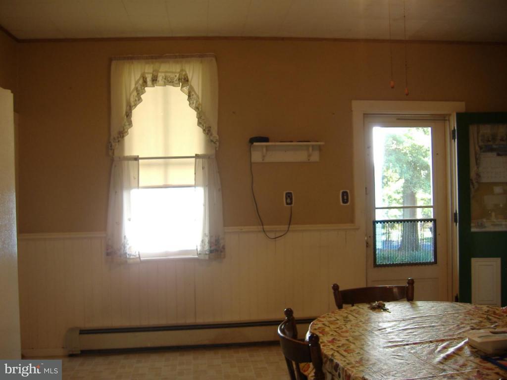 2231 Meadow View Road Manheim, PA 17545 - Photo 17 of 22