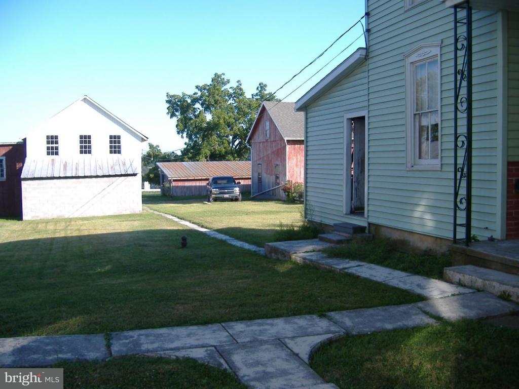 2231 Meadow View Road Manheim, PA 17545 - Photo 4 of 22