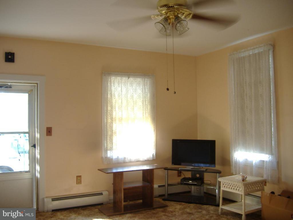 2231 Meadow View Road Manheim, PA 17545 - Photo 6 of 22