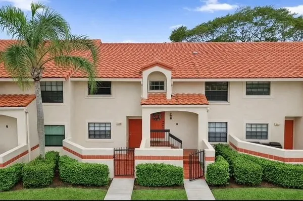 $235,000 | 903 Congressional Way, Unit 903, Deerfield Beach, FL 33442