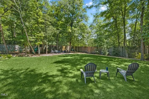 $1,388,000 | 6 St James Place, Chapel Hill, NC 27514