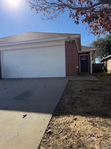 $1,850 | 5540 Homestead Road, Arlington, TX 76017