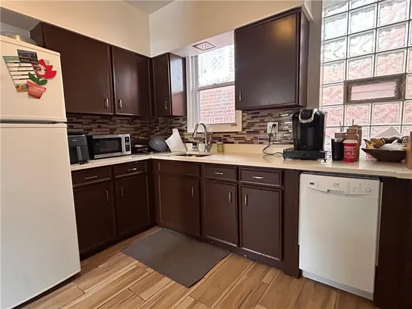 $2,400 | 2150 Wightman Street, Pittsburgh, PA 15217