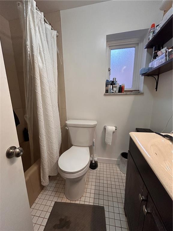 2150 Wightman Street Pittsburgh, PA 15217 - Photo 18 of 25 a bathroom with a sink toilet and shower