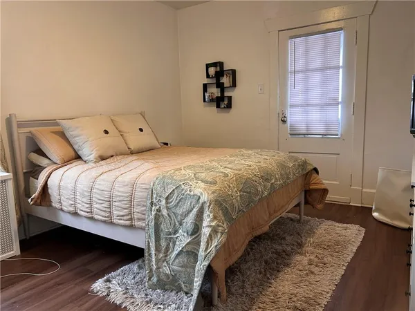 $2,400 | 2150 Wightman Street, Pittsburgh, PA 15217