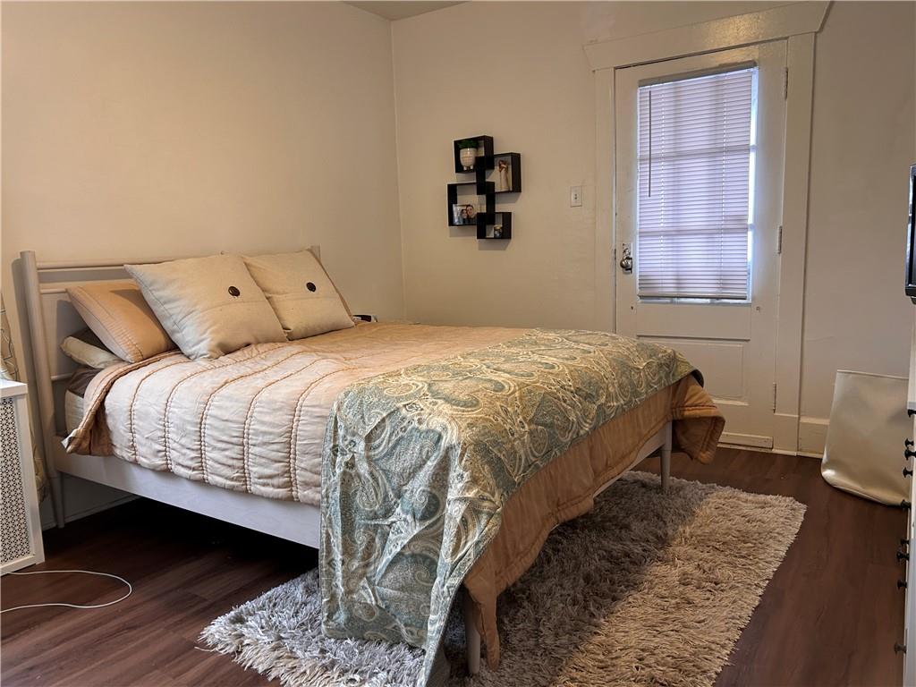 2150 Wightman Street Pittsburgh, PA 15217 - Photo 19 of 25 a bedroom with a bed and a window