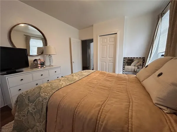 $2,400 | 2150 Wightman Street, Pittsburgh, PA 15217