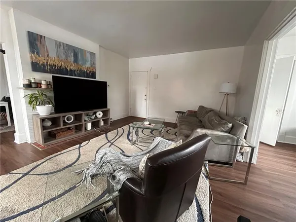 $2,400 | 2150 Wightman Street, Pittsburgh, PA 15217