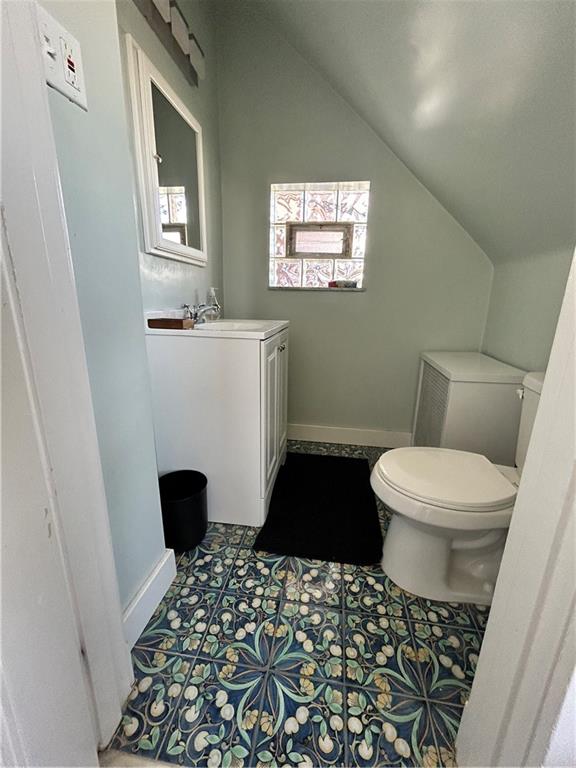 2150 Wightman Street Pittsburgh, PA 15217 - Photo 7 of 25 a bathroom with a sink and a toilet