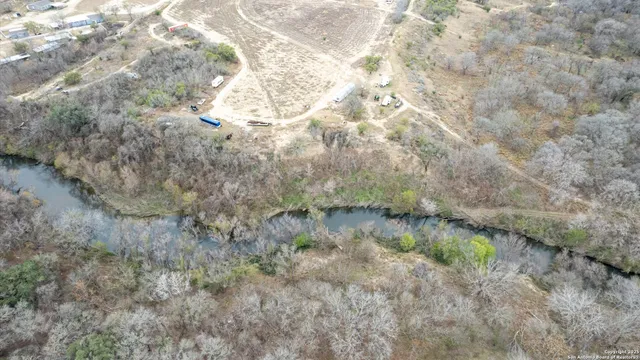 $324,999 | 5353 Labus Road, Elmendorf, TX 78112