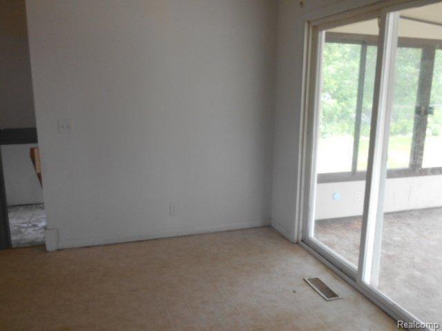 7139 West Mount Morris Road Flushing, MI 48433 - Photo 5 of 10 7139 Mt. Morris, Flushing (25)
