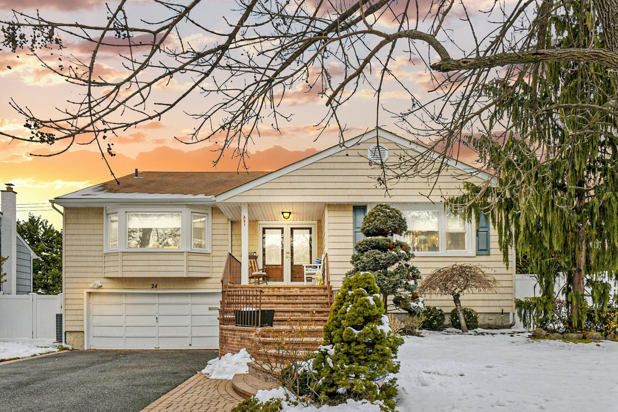 24 Halyard Road Valley Stream, NY 11581 - Photo 1 of 1 front view of a house