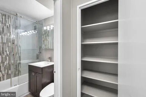 $214,900 | 1021 Arlington Boulevard, Unit 806, Arlington, VA 22209