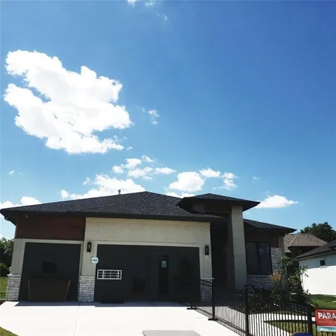 $711,750 | 9836 Shady Bend Road, Lenexa, KS 66227