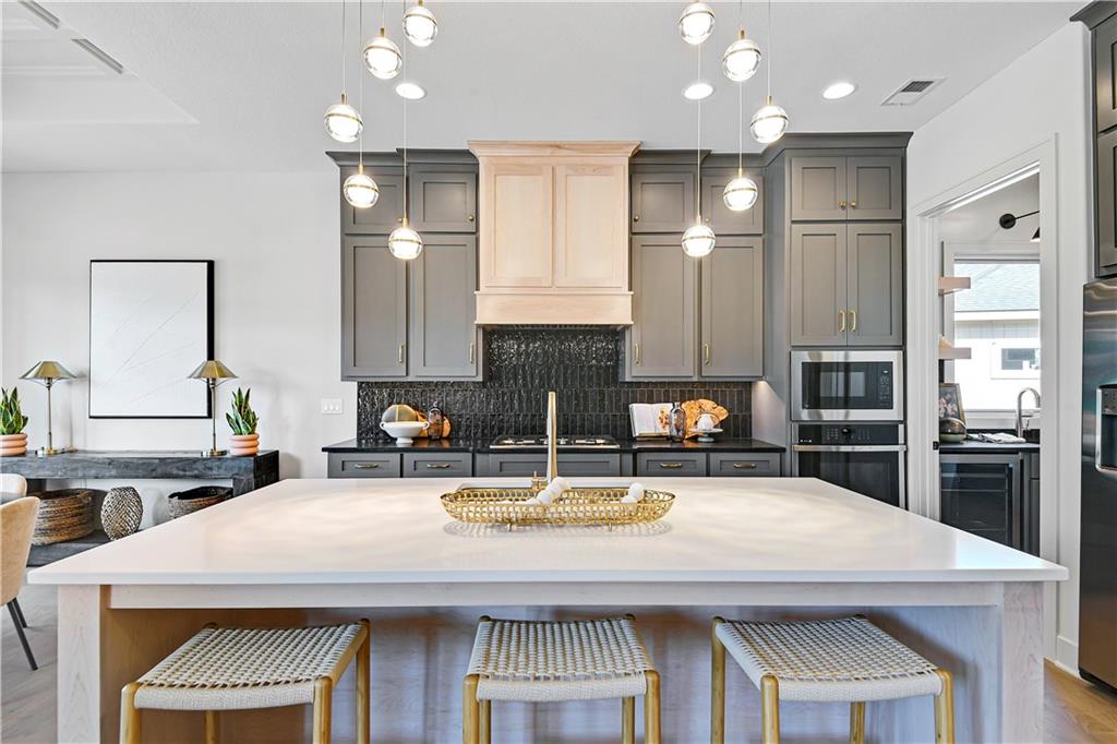 9836 Shady Bend Road Lenexa, KS 66227 - Photo 13 of 38