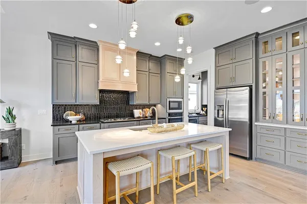 $730,350 | 9836 Shady Bend Road, Lenexa, KS 66227