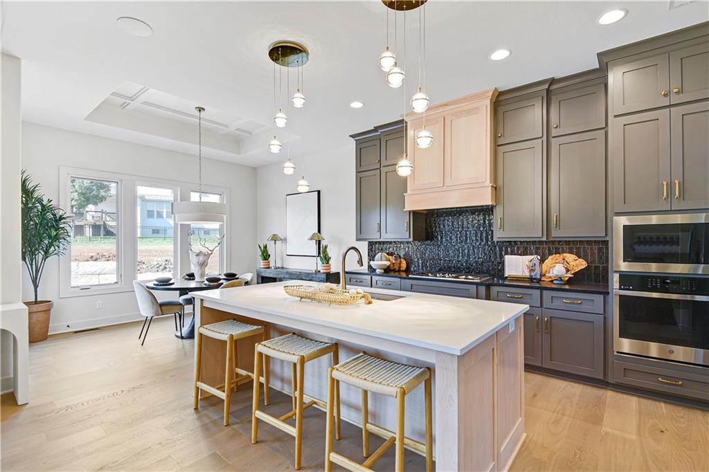 9836 Shady Bend Road Lenexa, KS 66227 - Photo 15 of 38