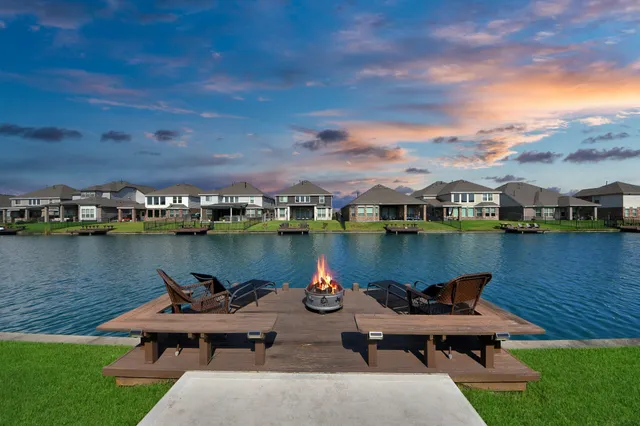 $549,000 | 29630 Kynndal Shore Drive, Spring, TX 77386