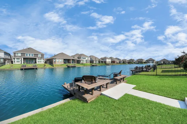 $549,000 | 29630 Kynndal Shore Drive, Spring, TX 77386