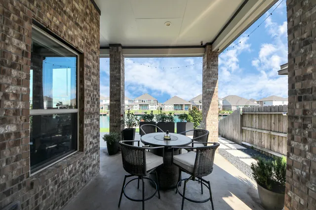 $549,000 | 29630 Kynndal Shore Drive, Spring, TX 77386